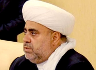 Придворный шейх получает деньги