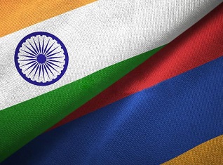 Кто сказал что Армении поставляет оружие только Россия?