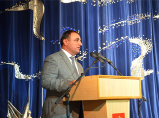 Глава азербайджанской диаспоры поздравил армянский народ